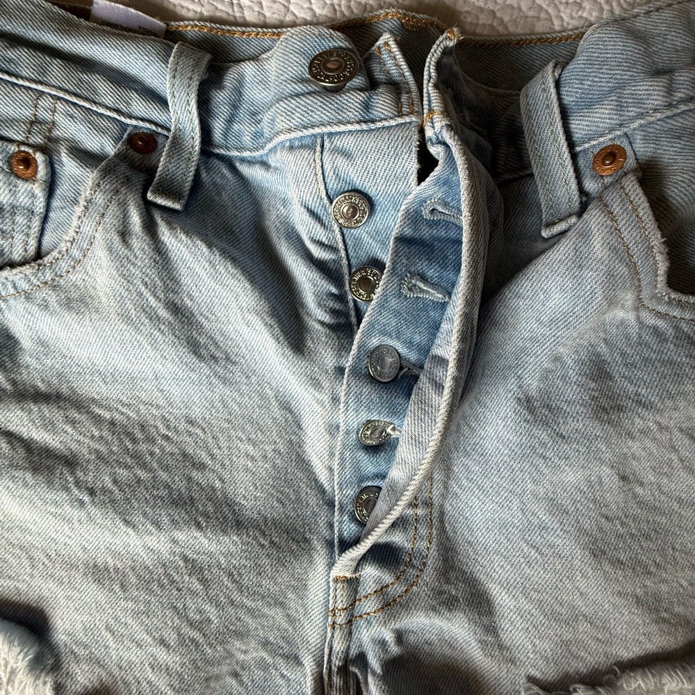 Levi’s vtg 501 Light Blue Denim Button-Fly Shorts brand new w/o tags size 31